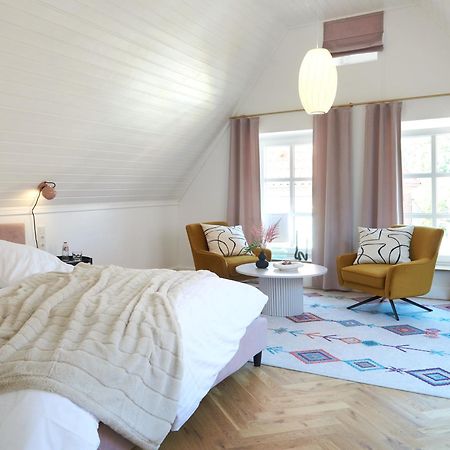 Five Rooms Leer Exteriör bild