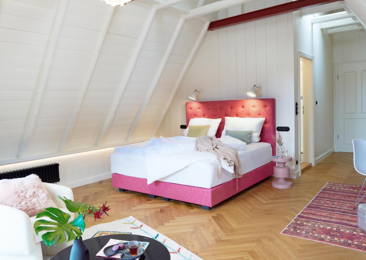 Five Rooms Leer Exteriör bild